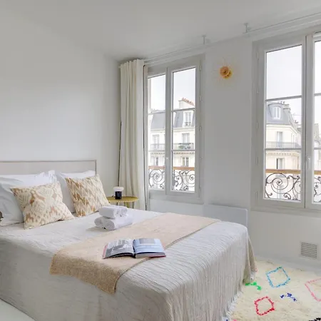 Apartment Bnbnova - Pompidou - Montorgueil & Le Marais Paris